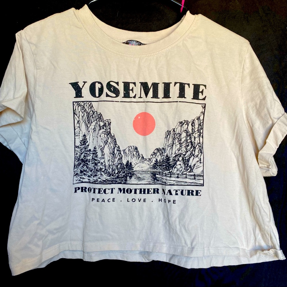 Yosemite Graphic Crop Top